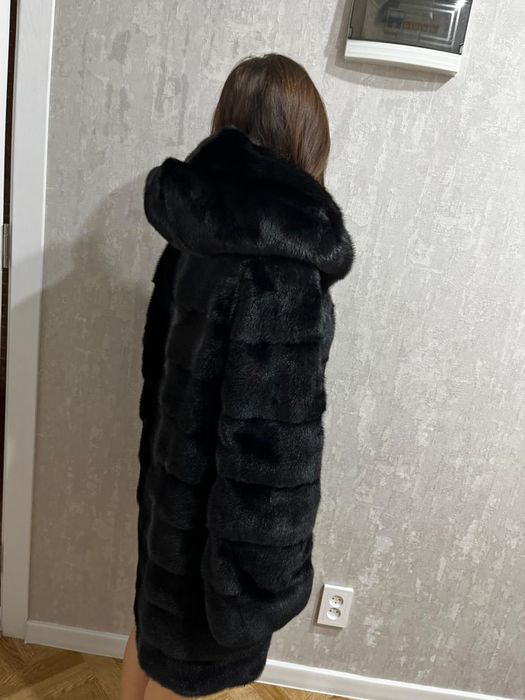 Продам норковую шубу. 250000