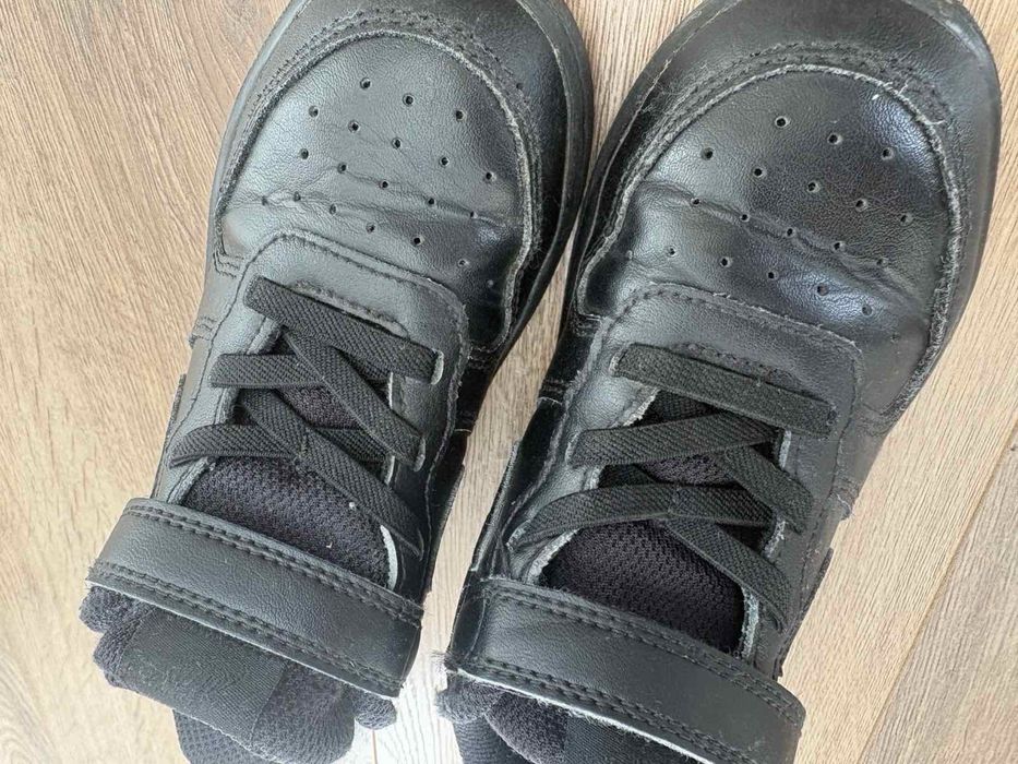 Маратонки nike 27