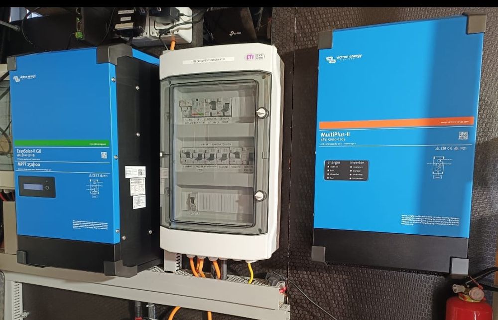 Sistem Fotovoltaic victron multiplus cu baterie lifepo4, la comamda