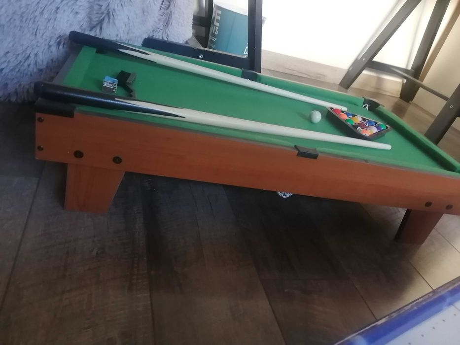 Masa de biliard și masa de airhockey
