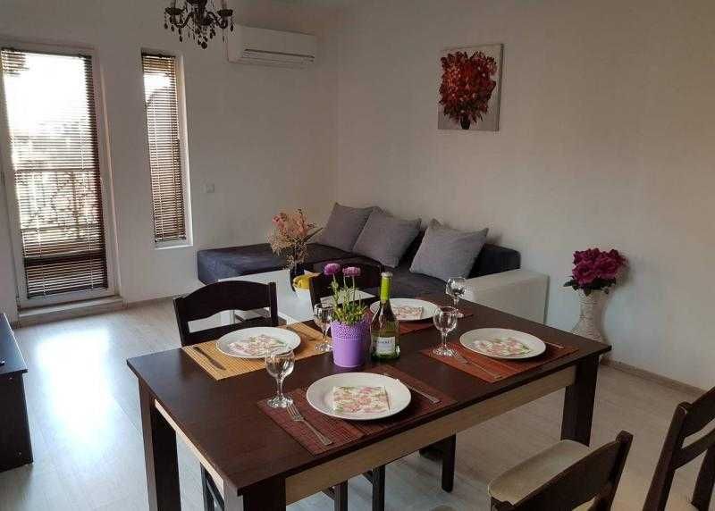 Дава се под наем Тристаен апартамент в Бургас, Лазур - 90 кв.м за 612 € - Снимка #1