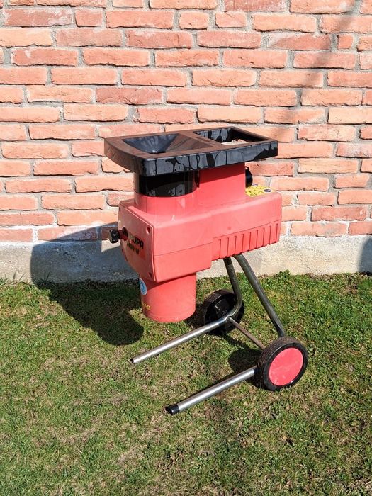 Tocător de grădină electric Uniropa 2400W.