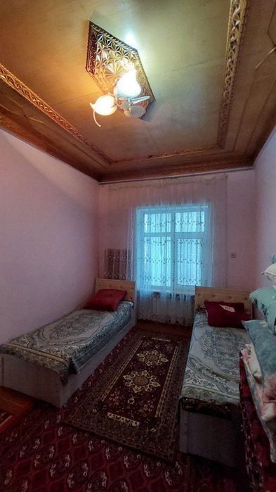 8 комн. ДОМ, участок 6 соток. Янгихает р-н, ор-р Сергели 1. Метро 1 км