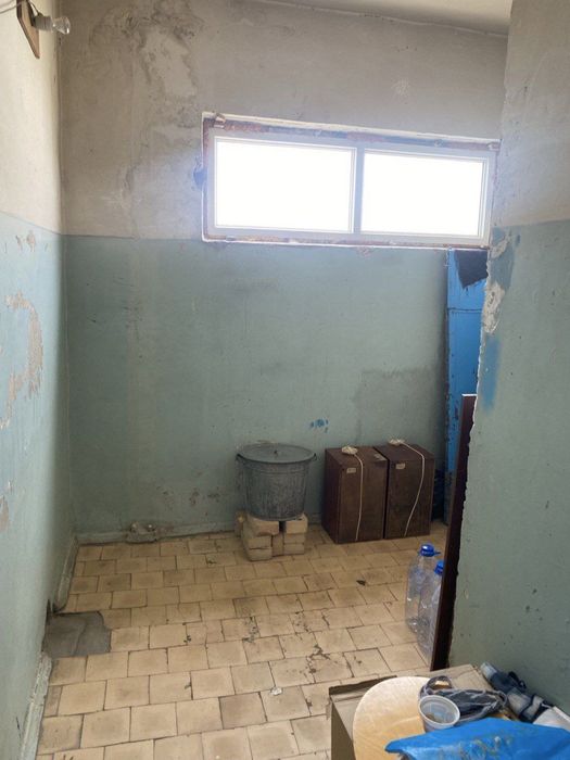 Продаётся квартира без ремонта. Сергели. 8а. 2/8/9 70 квм.