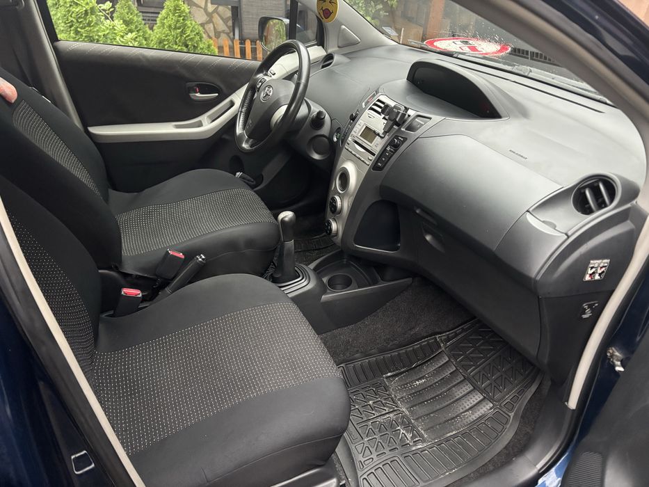 Тойота ярис 1000 бензин