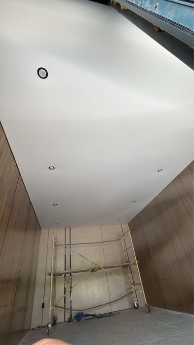 Натяжные потолоки