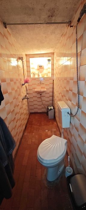 Продавам 2 етажа от къща Асеновград.