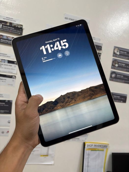 iPad Air 11“ cu M2 , NOU , 100% Bateria