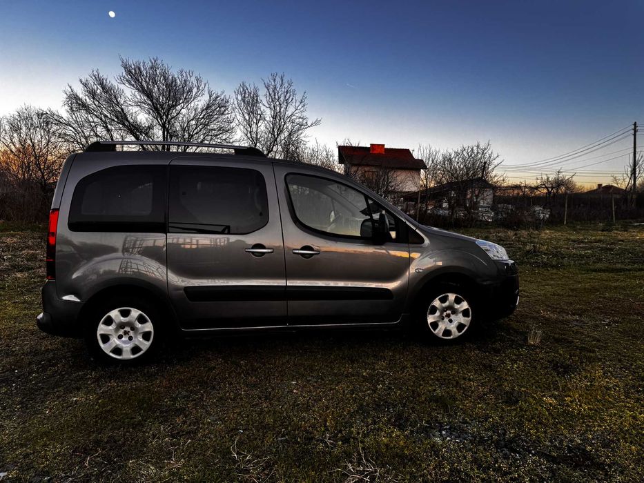 Продавам Peugeot Partner Tepee