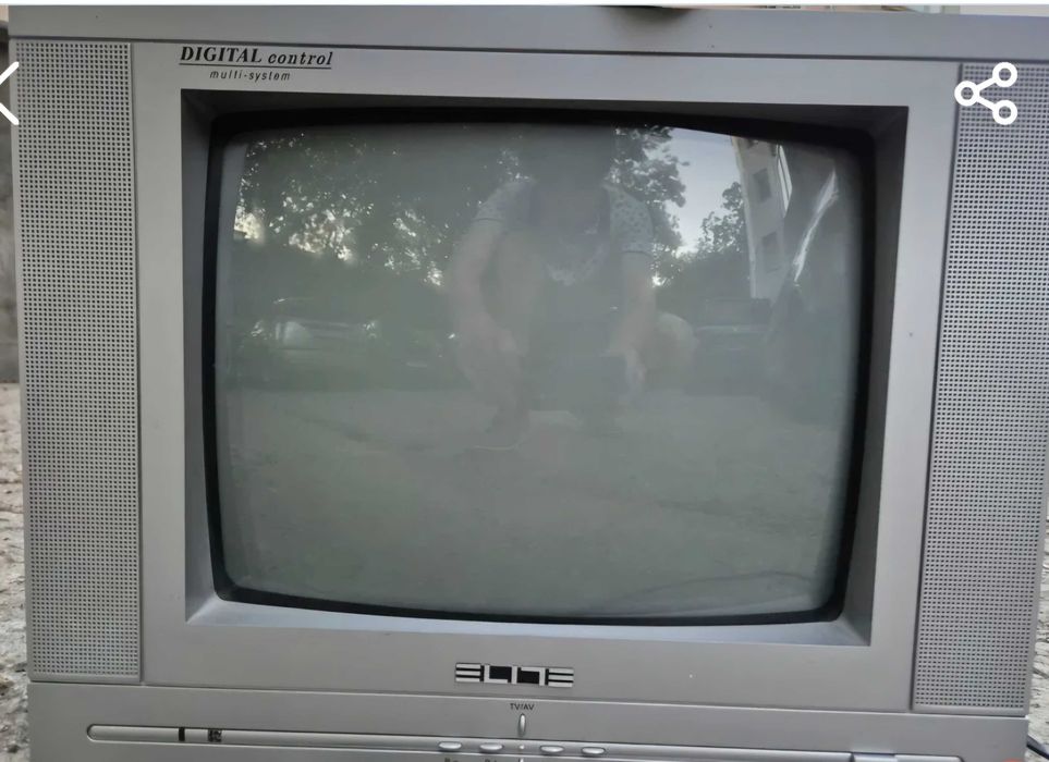 Продавам телевизор Елит