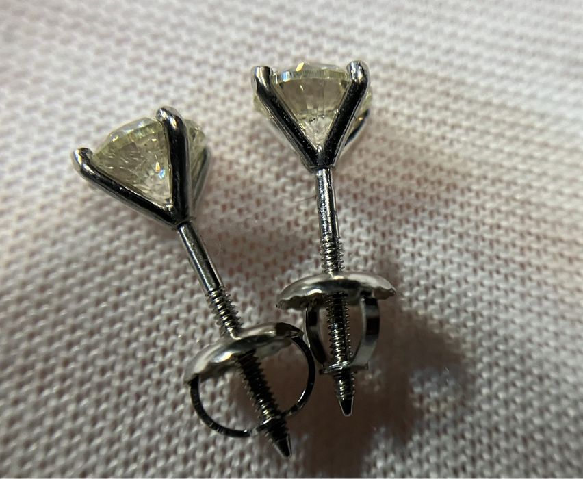 Серьги гвоздики, серьги бриллиантовые, серьги пусеты, серьги золотые