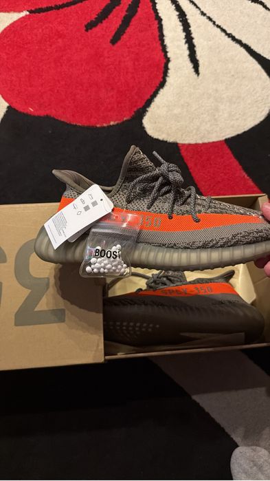 Yeezy Boost350 42-43 noi