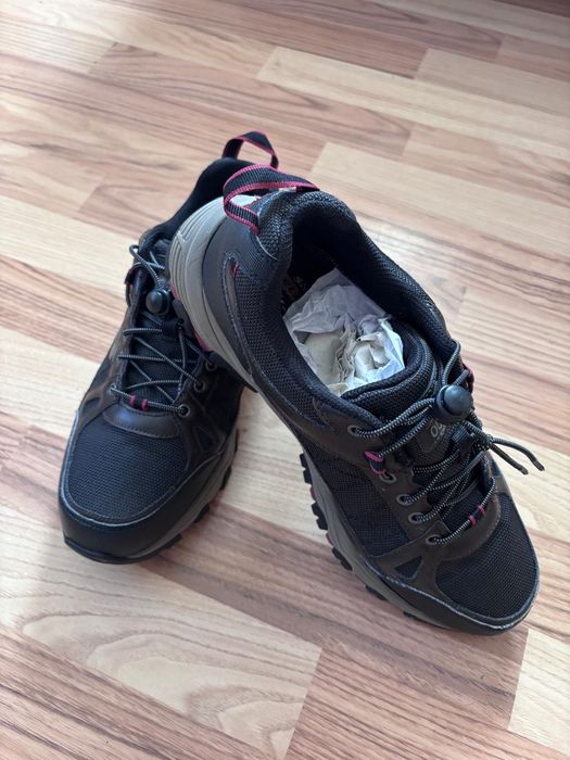 SKECHERS outdoor waterproof