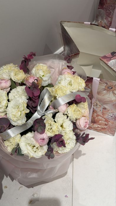 Продам букет от Celine