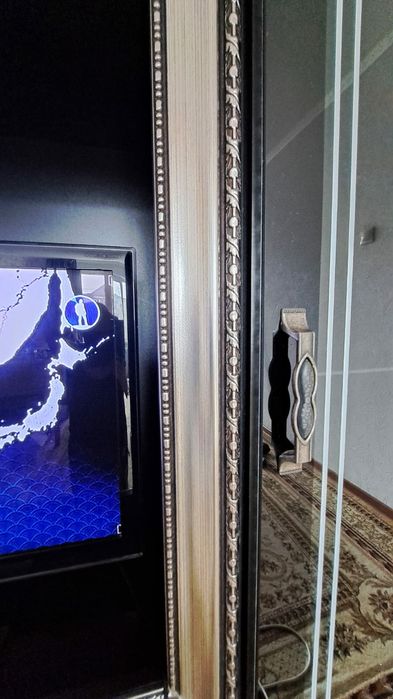 Продам сервант витрину