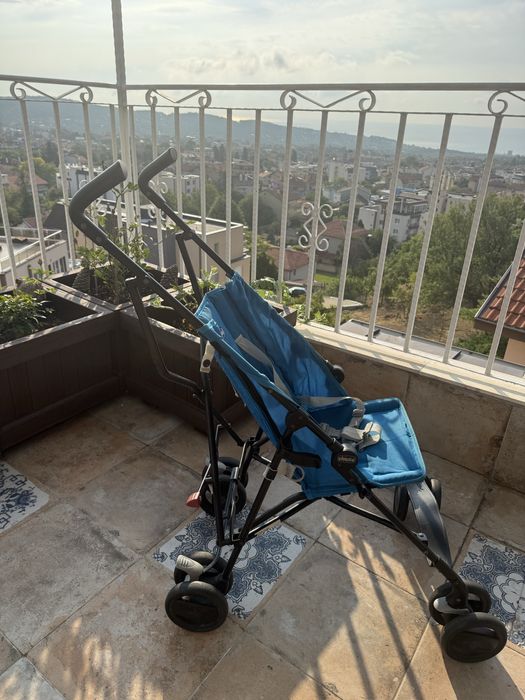 Детска сгъваема количка Chicco .