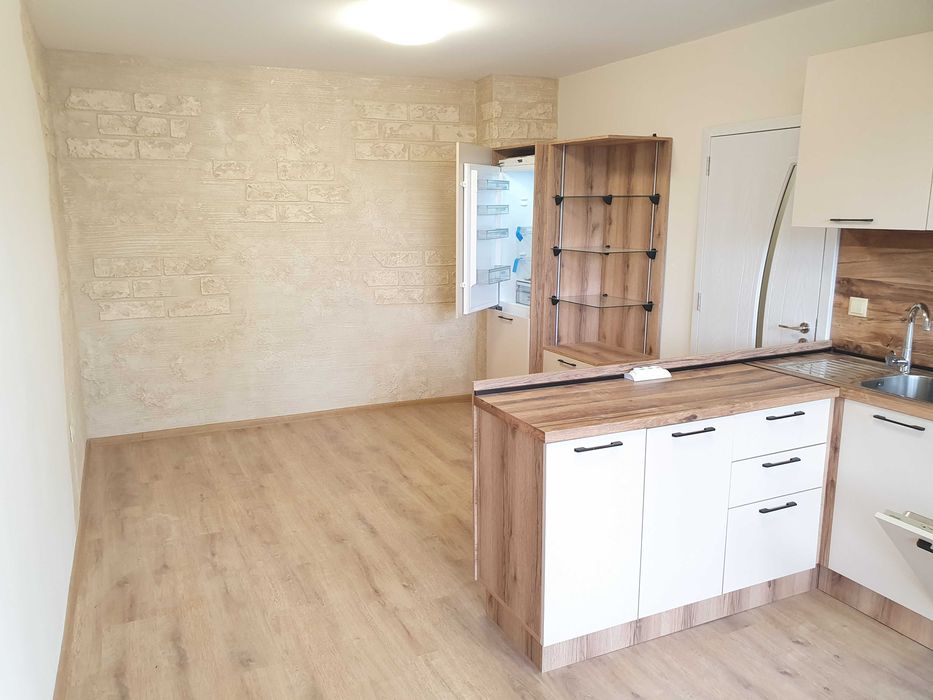 Продава се Двустаен апартамент в Казанлък - 70 кв.м за 783 €/кв.м - Снимка #2