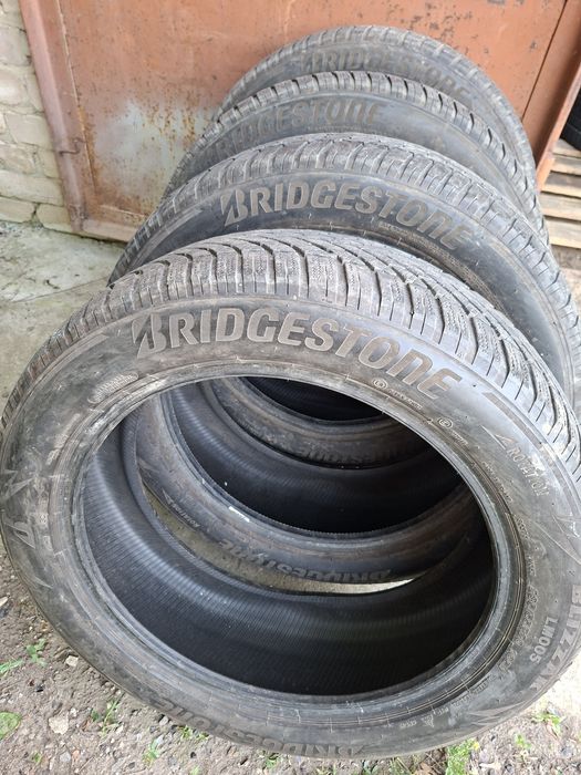 Продам шины. 235/55/20 бриджистон.