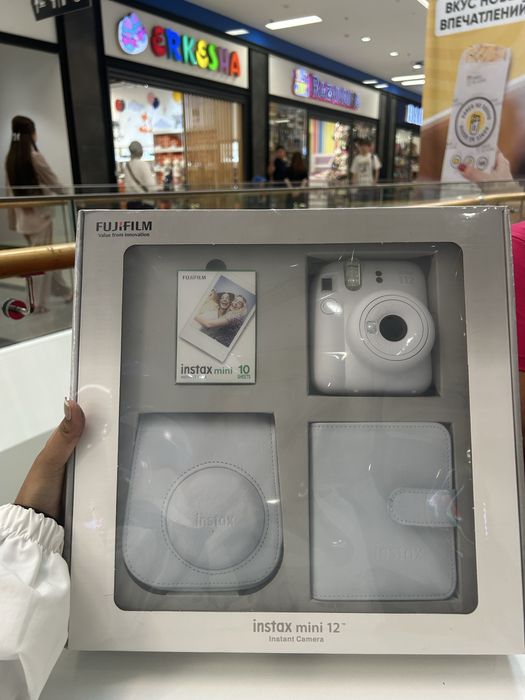 Fujifilm Instax Mini — фотоаппарат