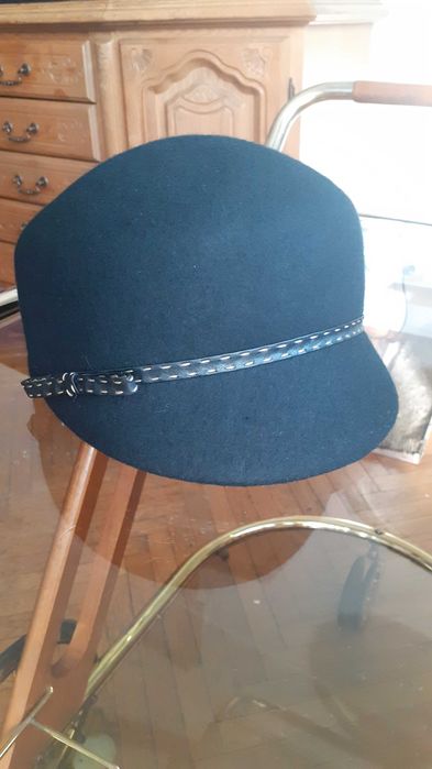 Palarie fetru tip cascheta super,perfecta vreme rece.