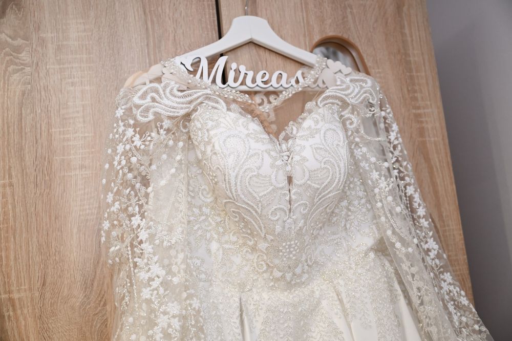 Vand rochie de mireasa