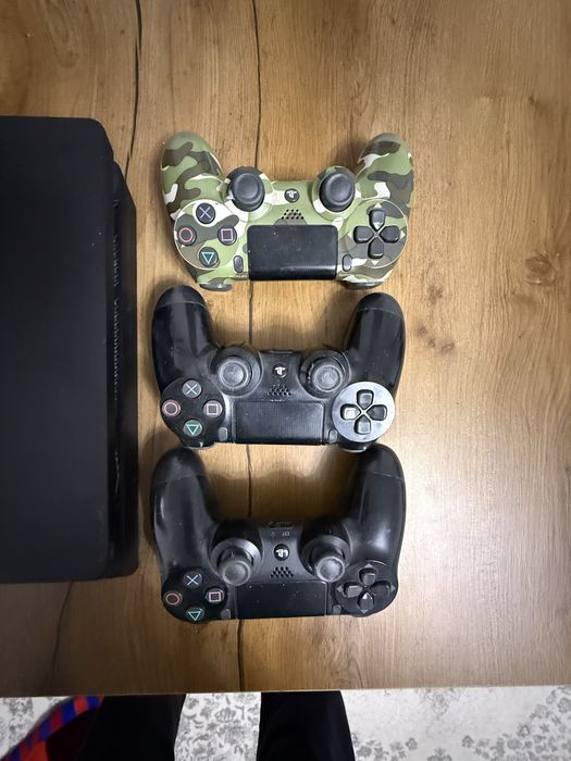 PS 4, с 3 джостиками