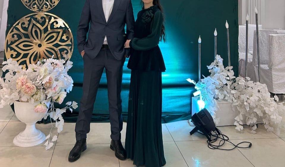 Көйлек сатылады.