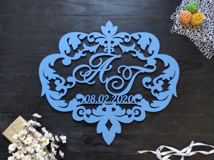 Свадебная монограмма, герб из дерева