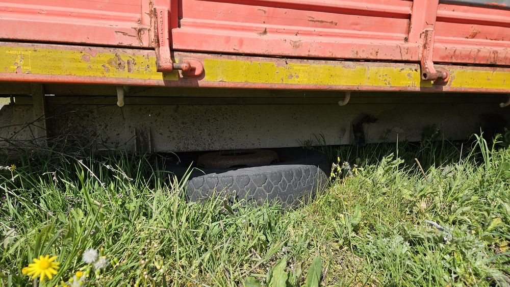 Самосвален кош от зета