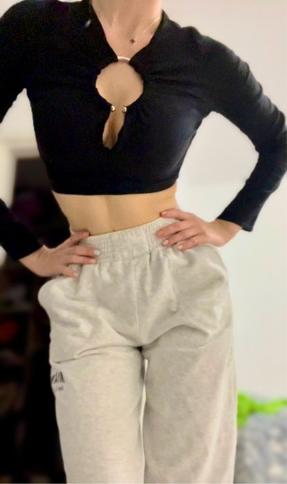 Top scurt Zara cu inel la decolteu