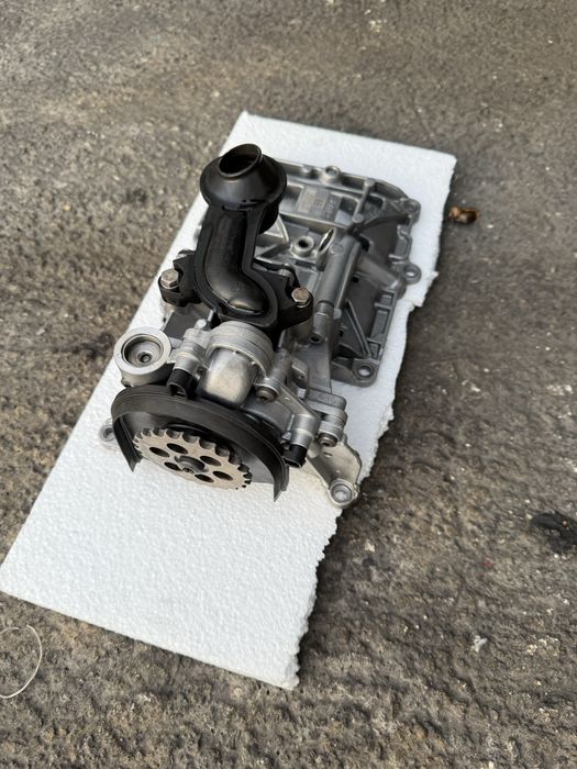 Pompa ulei bmw f10 f11 f20 f21 f30 f31 e90 e91 2.0d n47 184cp