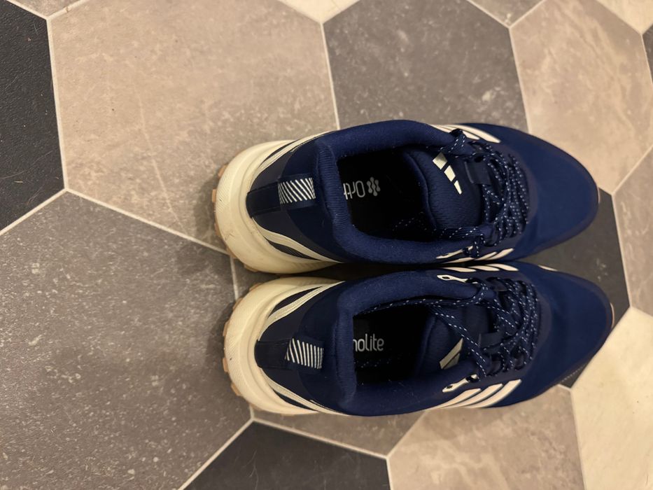 Предлагам маратонки Adidas