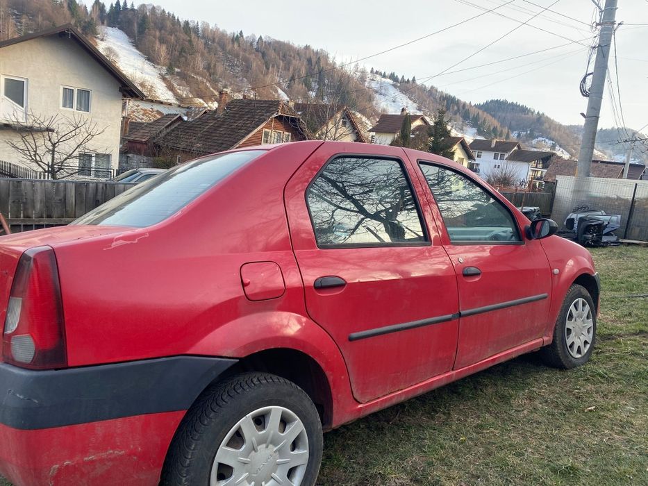 Vând dacia Logan