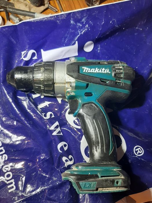 Machita dhp 458 filetant percuție .