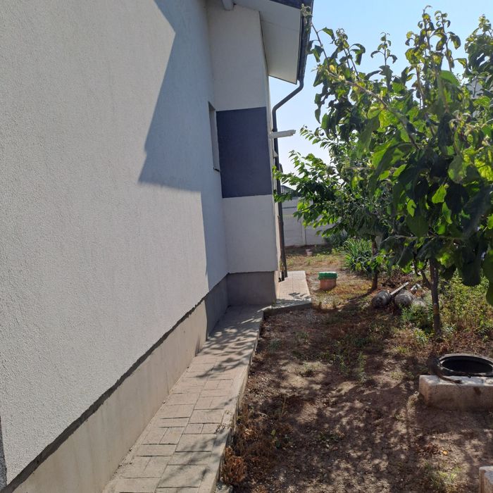 Inchiriez casa comuna Berceni ,Miorița 81k