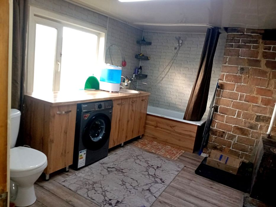 Продам дом вдоль дороги