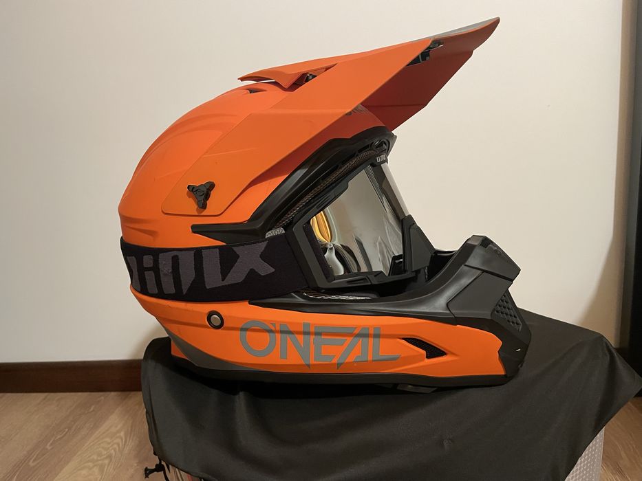 Casca enduro O’Neal - ochelari inclusi