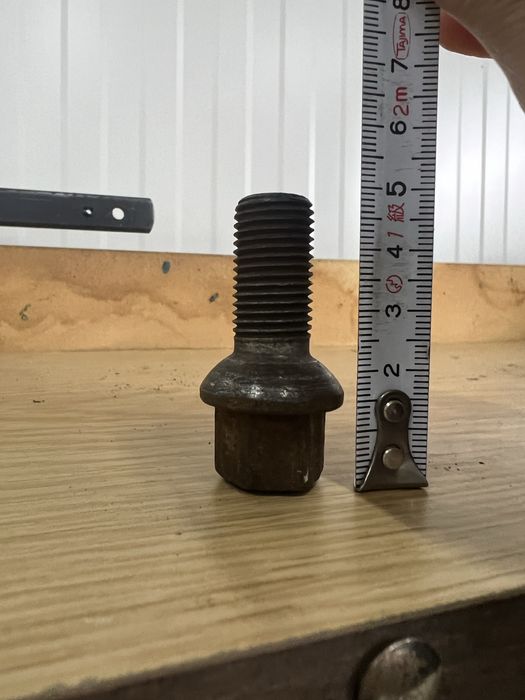 Болтове за джанти за Мерцедес (Mercedes)