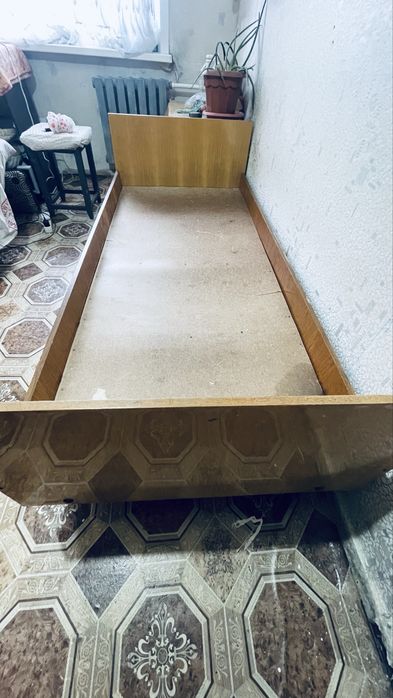 Отдам даром диван и кровать