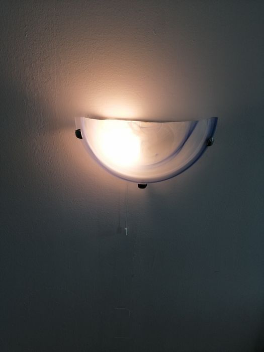 Лампа  за  стена