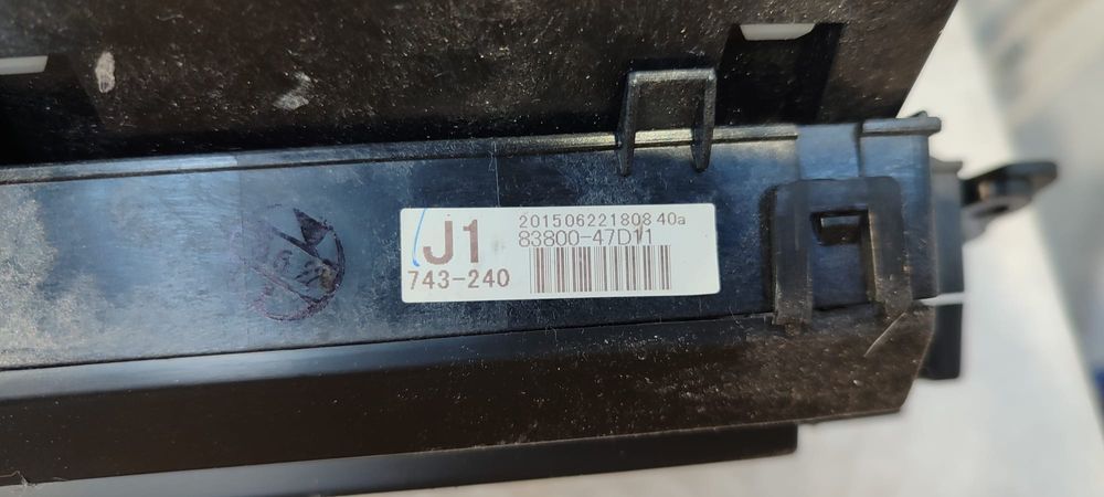 CEASURI BORD / CEAS KILOMETRAJ TOYOTA PRIUS XW30 2015 / 2012–2015 / COD OEM 83800-47D11 (5E2)