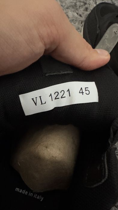 Louis Vuitton skate black 44-45