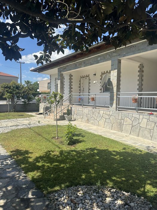 Вила Алекс Аспровалта