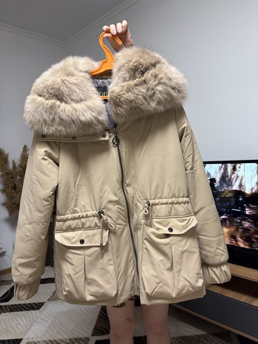 Продам парку новая