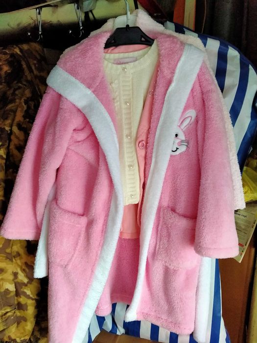 продам детскую одежду на девочку 3 года