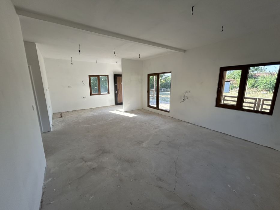 Продава се Къща в с. Пелишат, Област Плевен - 75 кв.м за 734 €/кв.м - Снимка #1