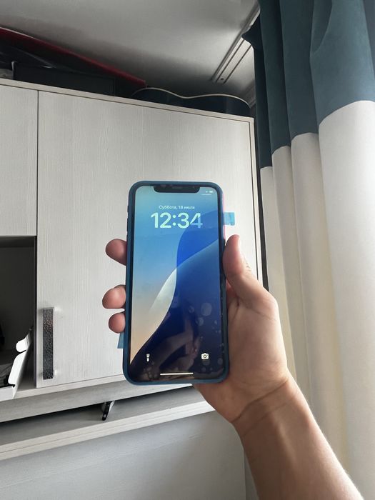IPhone 11 красный