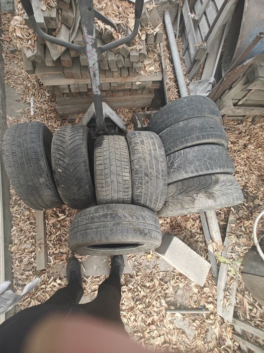 215-60R16 продам резину