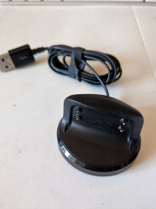 Зарядно за смарт часовник GEAR FIT 2