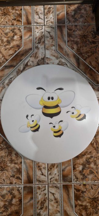 Плафон детски с пчелички